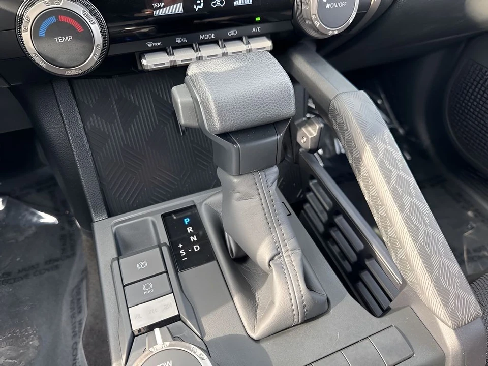 2025 Toyota 4Runner 6th Gen - Image 15 of 21