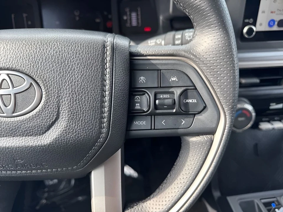 2025 Toyota 4Runner 6th Gen - Image 14 of 21