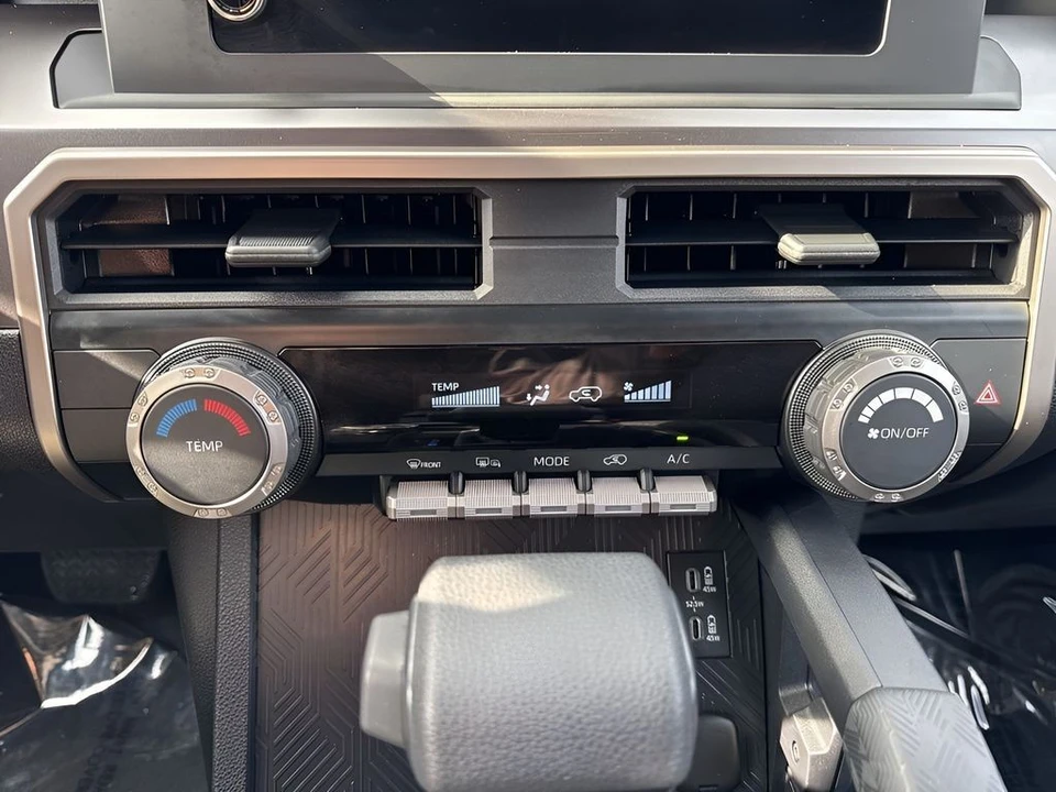 2025 Toyota 4Runner 6th Gen - Image 17 of 21