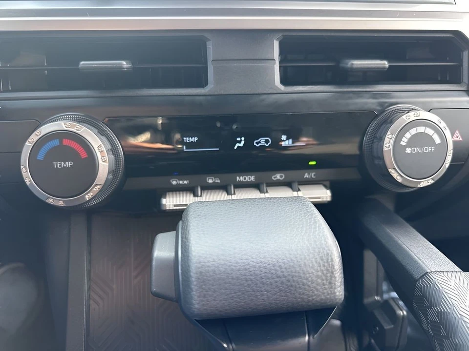 2025 Toyota 4Runner 6th Gen - Image 16 of 21