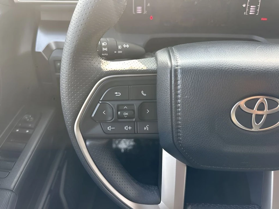 2025 Toyota 4Runner 6th Gen - Image 12 of 21
