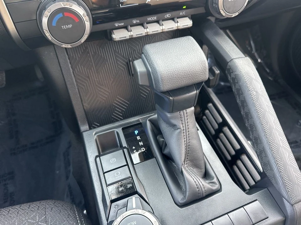 2025 Toyota 4Runner 6th Gen - Image 14 of 21