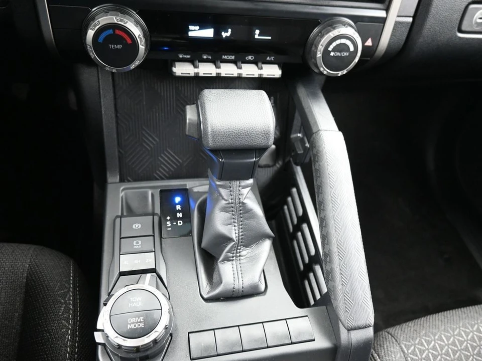 2025 Toyota 4Runner 6th Gen - Image 18 of 21