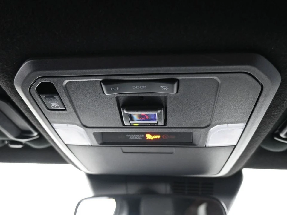 2025 Toyota 4Runner 6th Gen - Image 17 of 21