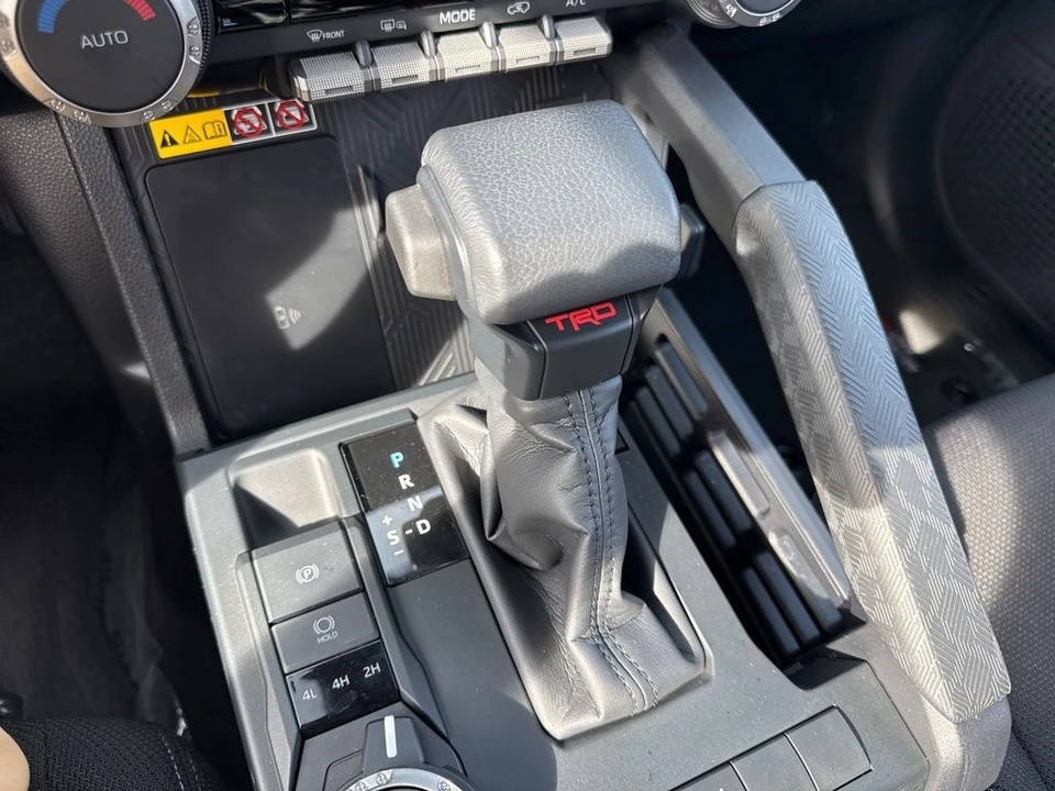 2025 Toyota 4Runner 6th Gen - Image 16 of 21