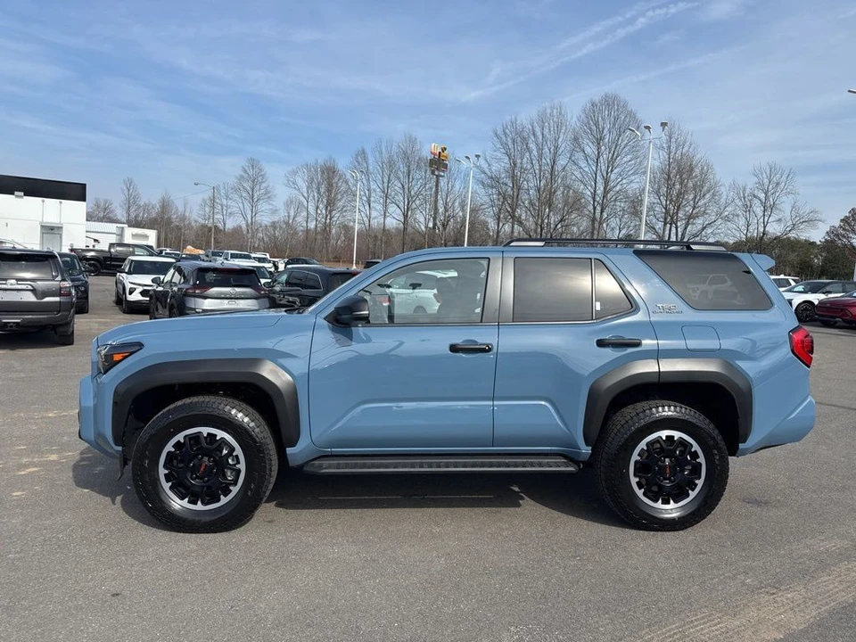 2025 Toyota 4Runner 6th Gen - Image 2 of 21