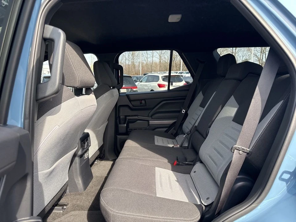 2025 Toyota 4Runner 6th Gen - Image 10 of 21