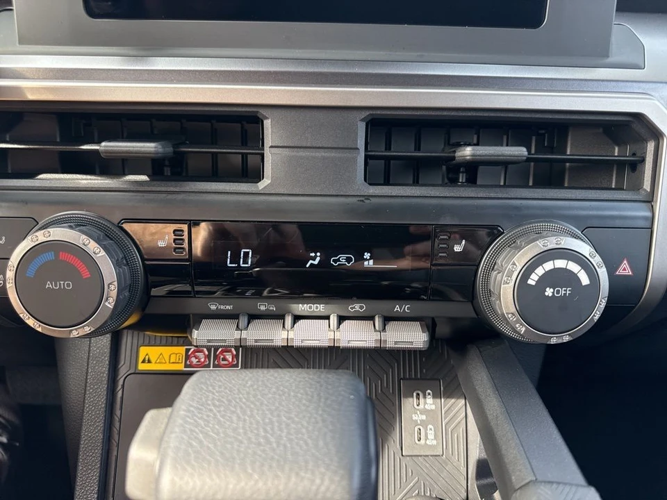 2025 Toyota 4Runner 6th Gen - Image 18 of 21