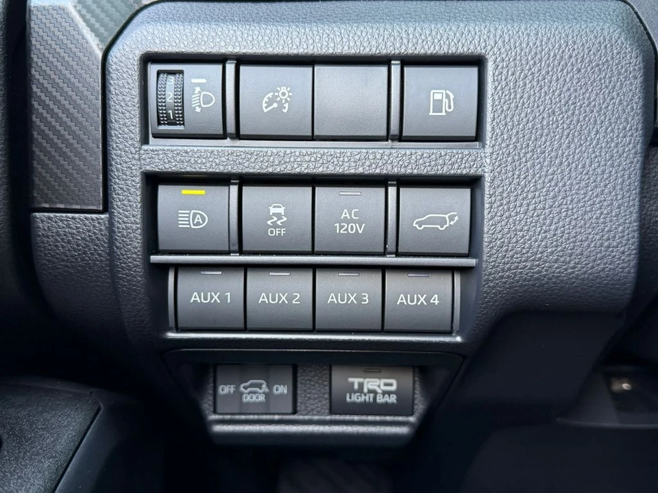 2025 Toyota 4Runner 6th Gen - Image 18 of 21
