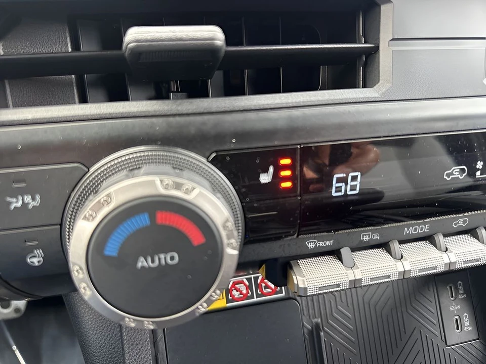 2025 Toyota 4Runner 6th Gen - Image 19 of 21