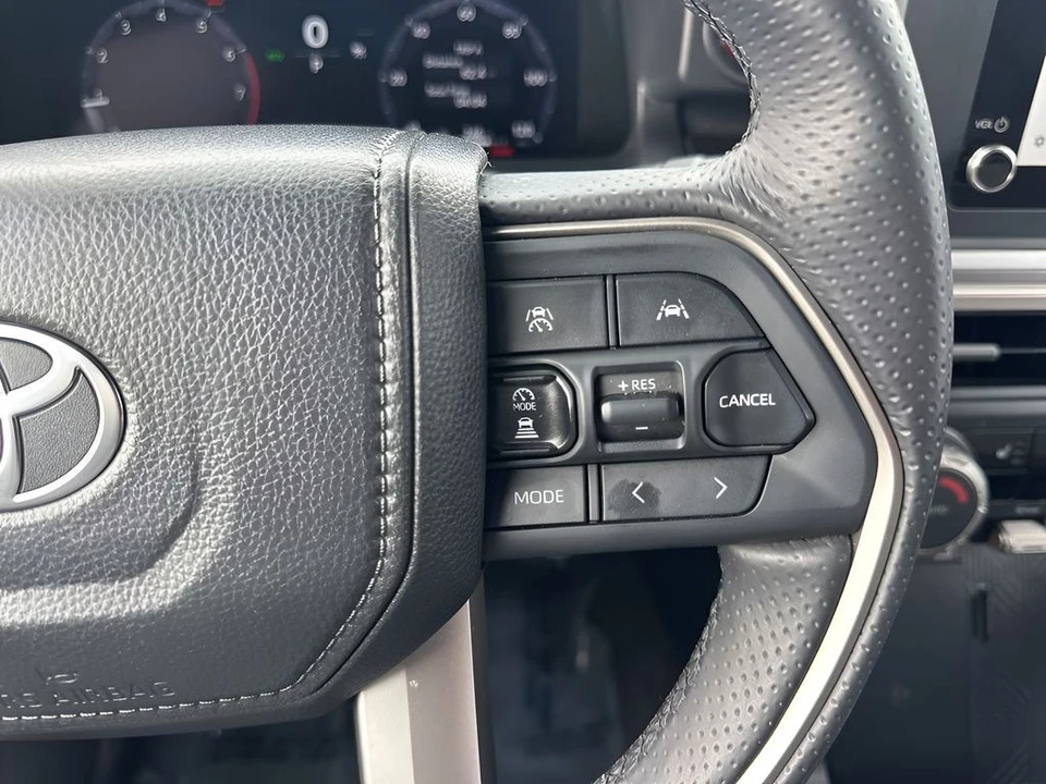 2025 Toyota 4Runner 6th Gen - Image 14 of 21