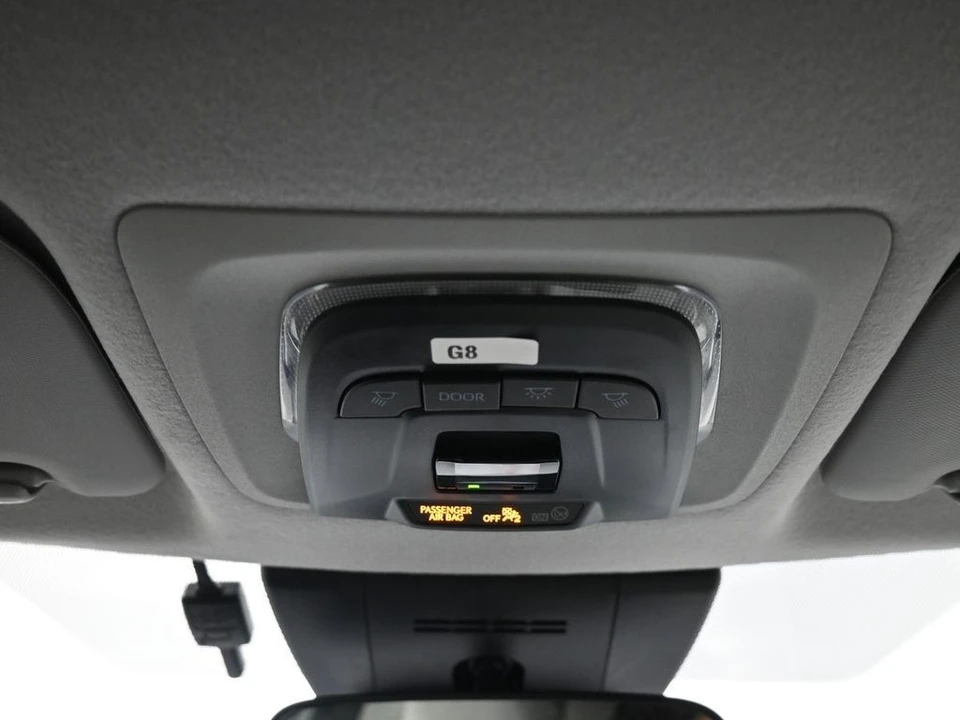 2025 Toyota Corolla Cross - Image 17 of 21