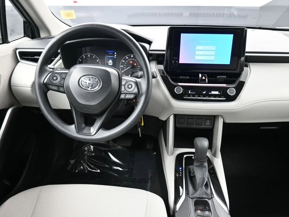 2025 Toyota Corolla Cross - Image 19 of 21