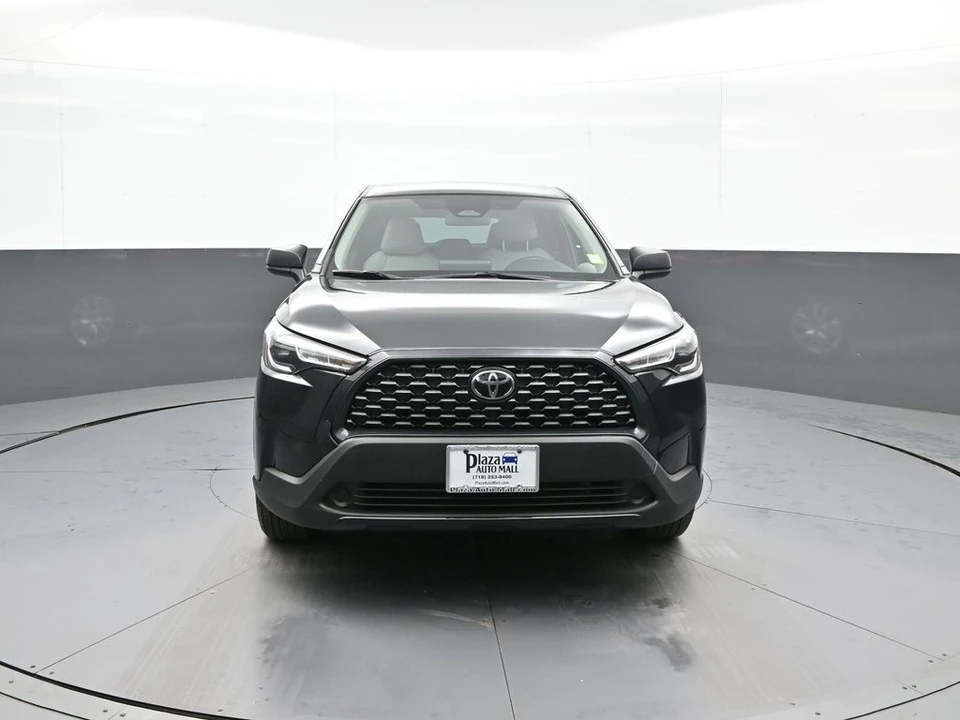 2025 Toyota Corolla Cross - Image 2 of 21