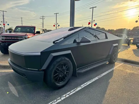 2025 Tesla Cybertruck