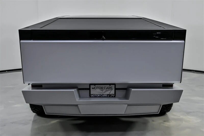 2025 Tesla Cybertruck - Image 11 of 12