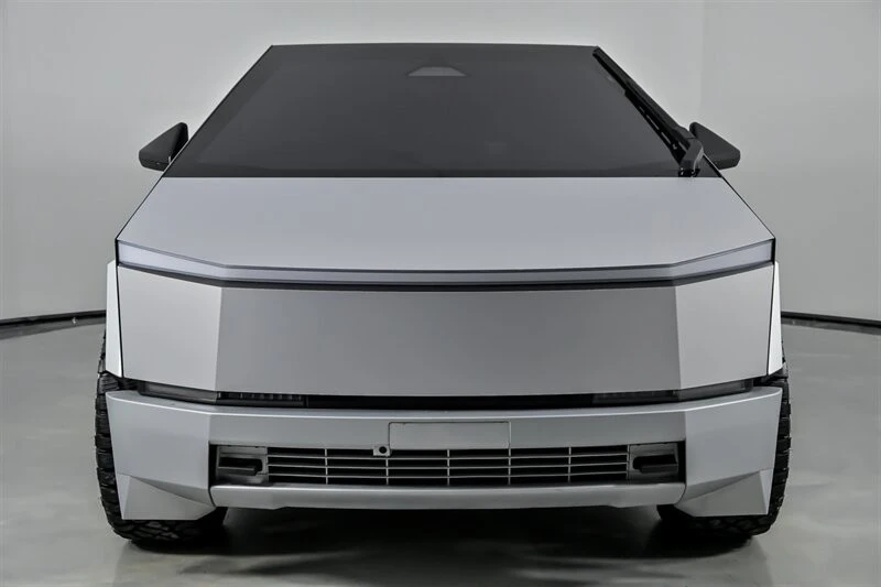2025 Tesla Cybertruck - Image 5 of 12