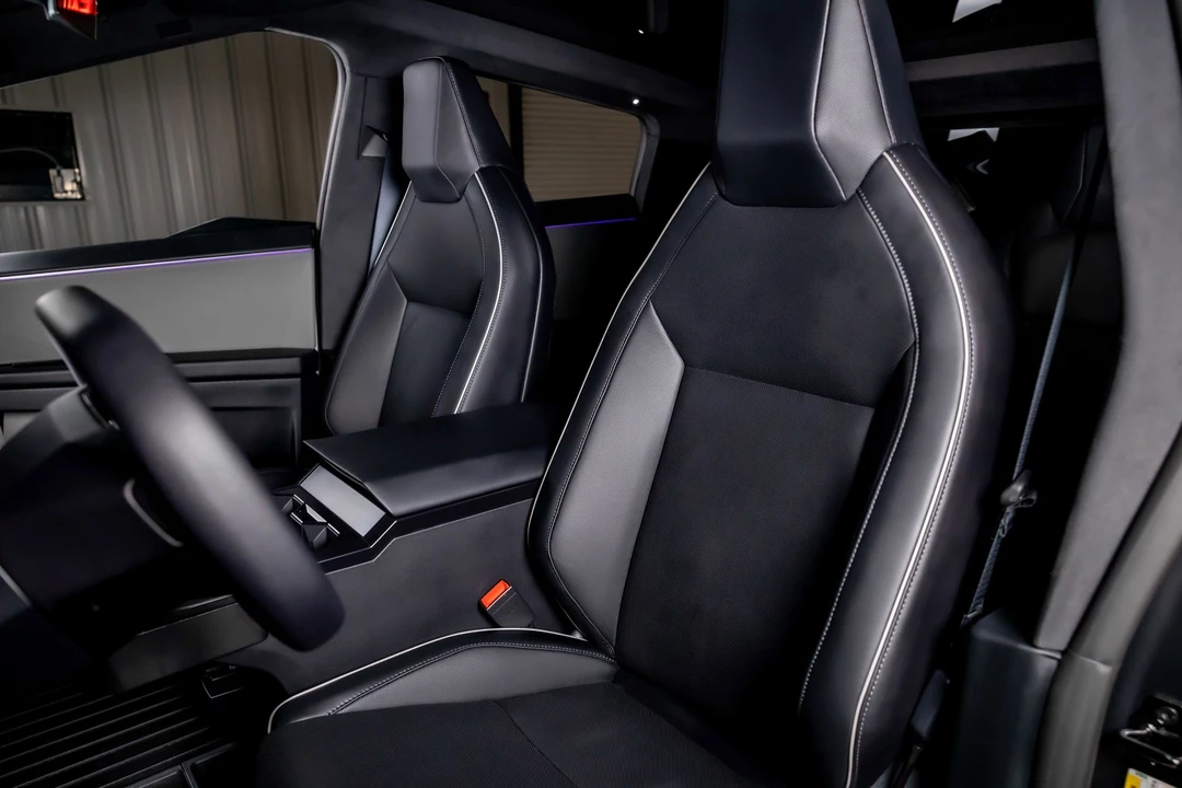2025 Tesla Cybertruck - Image 5 of 12