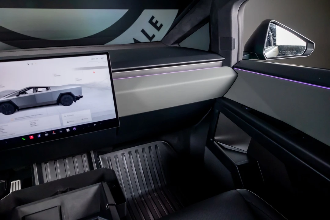 2025 Tesla Cybertruck - Image 8 of 12