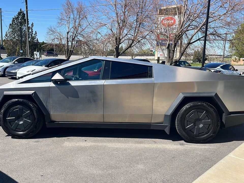 2025 Tesla Cybertruck - Image 5 of 21
