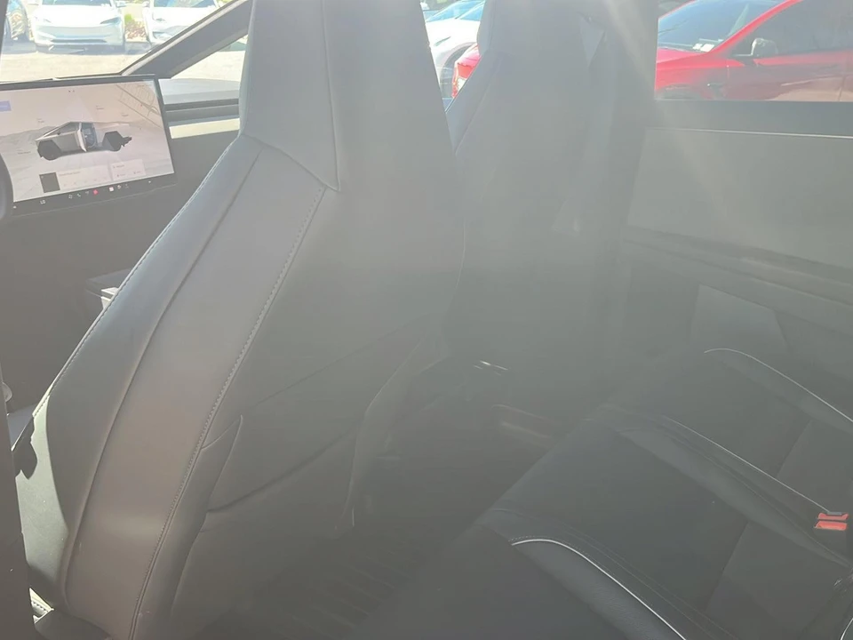 2025 Tesla Cybertruck - Image 15 of 21