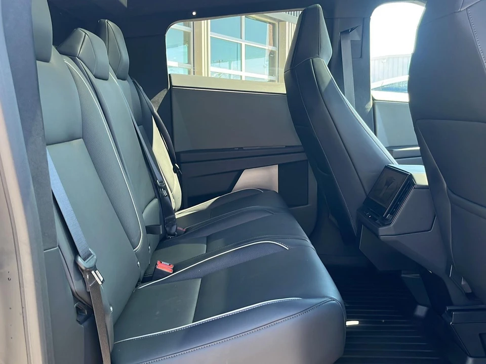 2025 Tesla Cybertruck - Image 20 of 21