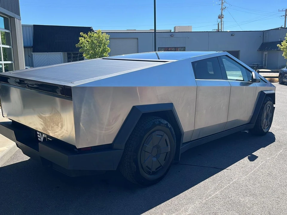 2025 Tesla Cybertruck - Image 8 of 21