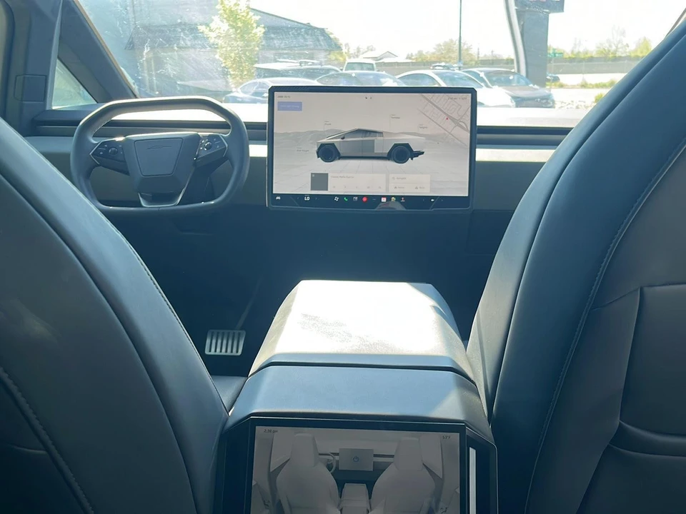 2025 Tesla Cybertruck - Image 21 of 21