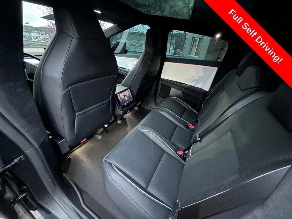 2025 Tesla Cybertruck - Image 13 of 17