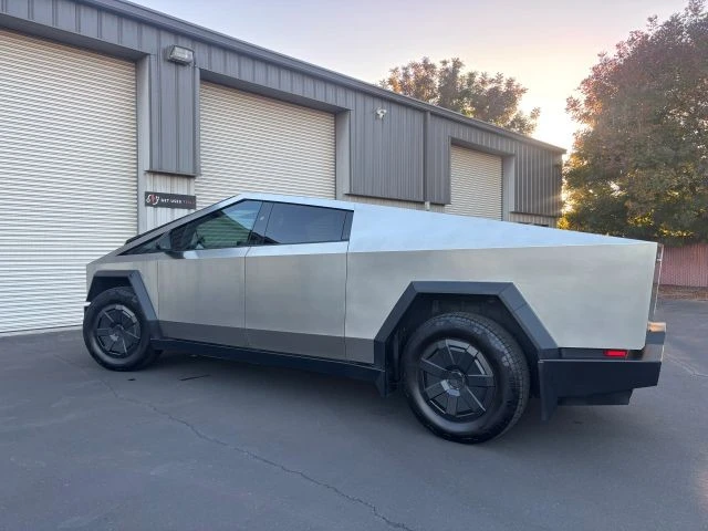 2025 Tesla Cybertruck - Image 10 of 15