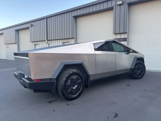 2025 Tesla Cybertruck - Image 9 of 15