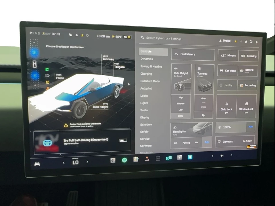 2025 Tesla Cybertruck - Image 17 of 21