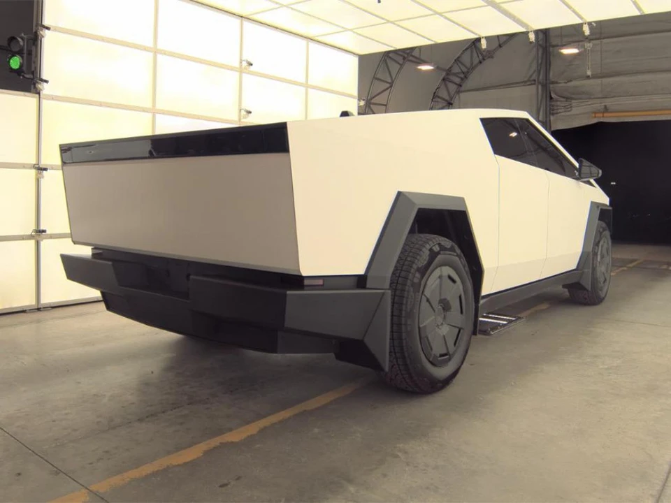 2025 Tesla Cybertruck - Image 2 of 10