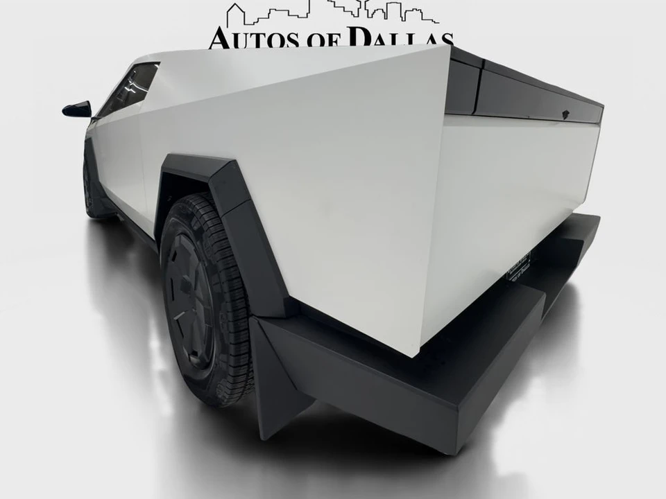 2025 Tesla Cybertruck - Image 7 of 21
