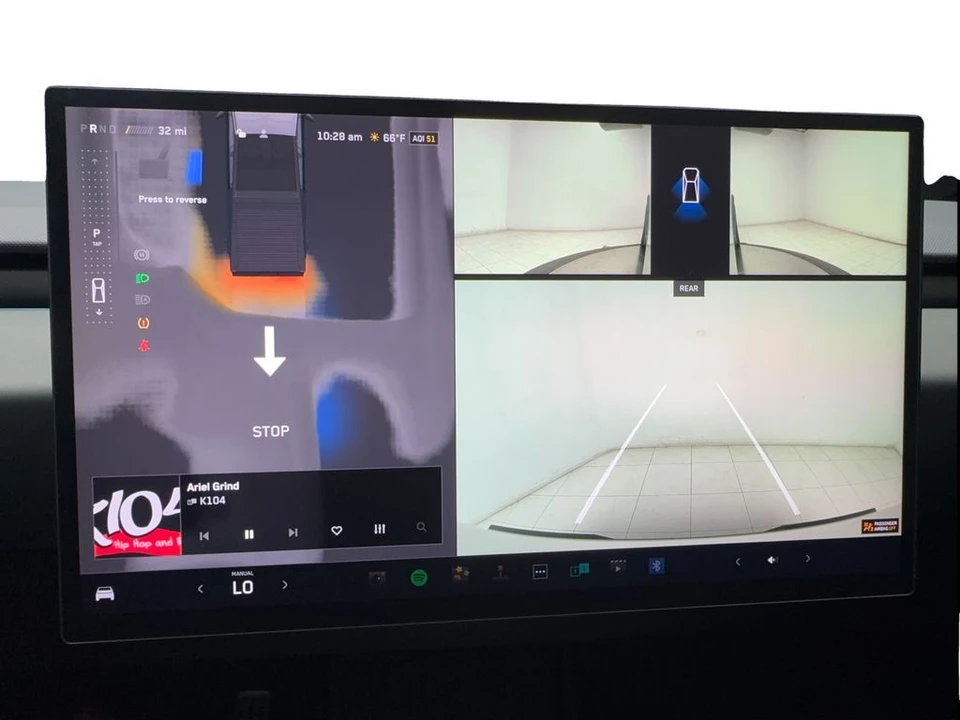 2025 Tesla Cybertruck - Image 18 of 21