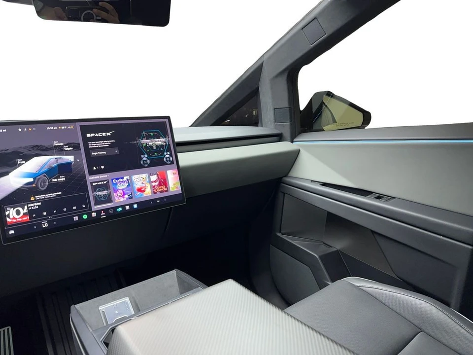 2025 Tesla Cybertruck - Image 21 of 21
