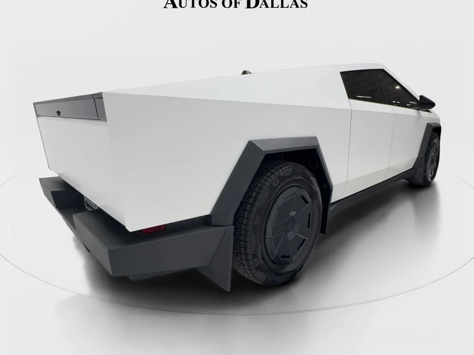2025 Tesla Cybertruck - Image 11 of 21