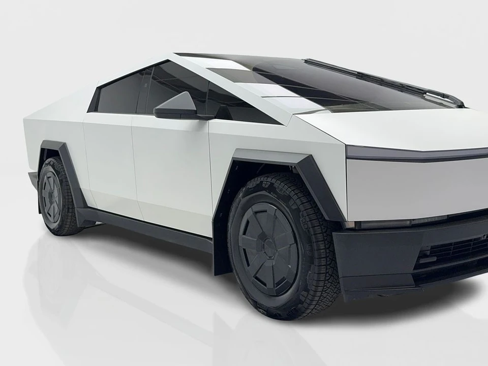 2025 Tesla Cybertruck - Image 2 of 21