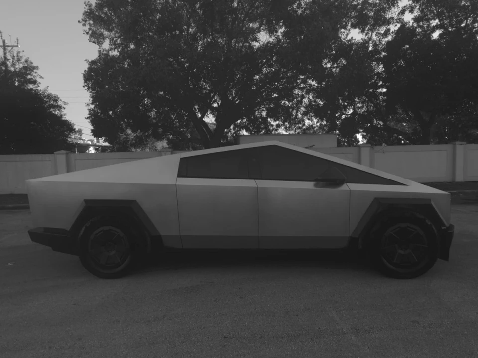 2025 Tesla Cybertruck - Image 11 of 21
