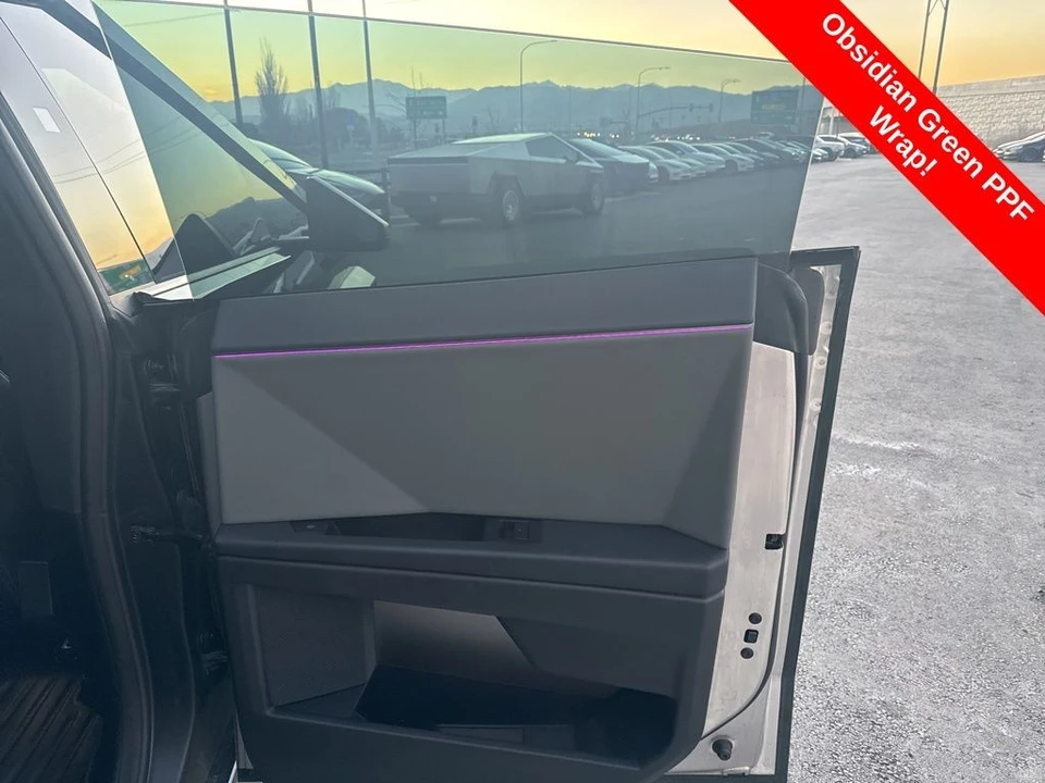 2025 Tesla Cybertruck - Image 19 of 21