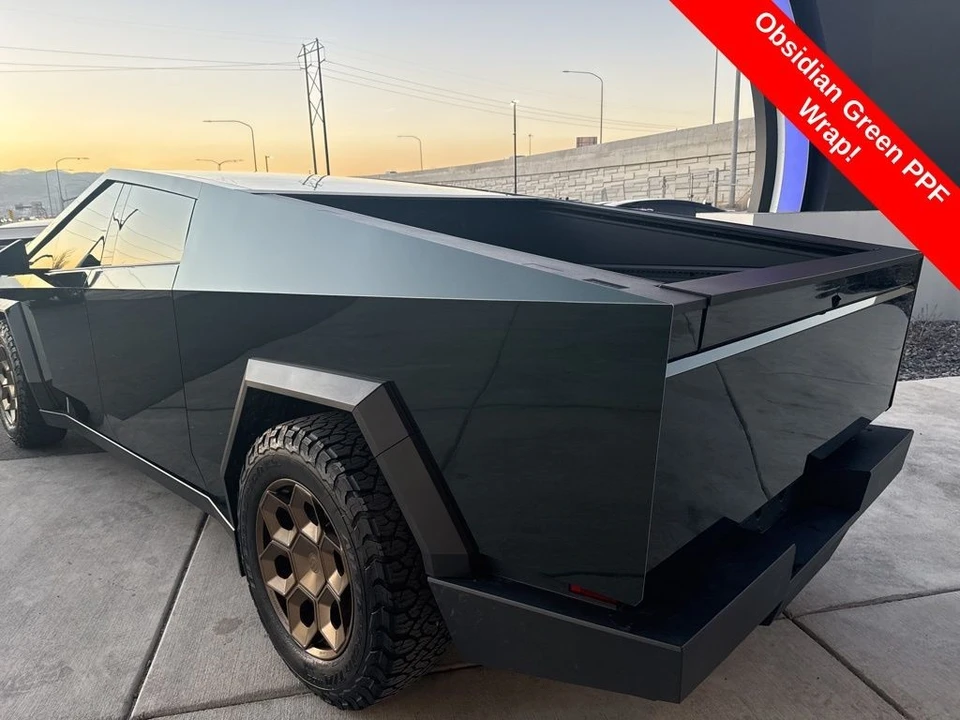 2025 Tesla Cybertruck - Image 6 of 21