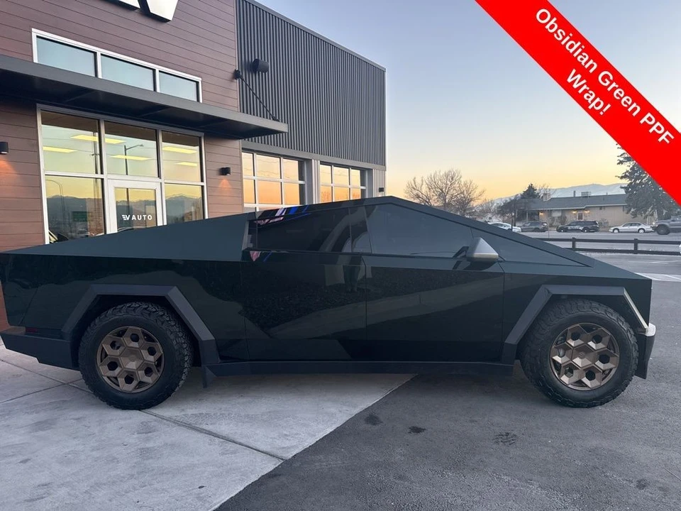 2025 Tesla Cybertruck - Image 9 of 21