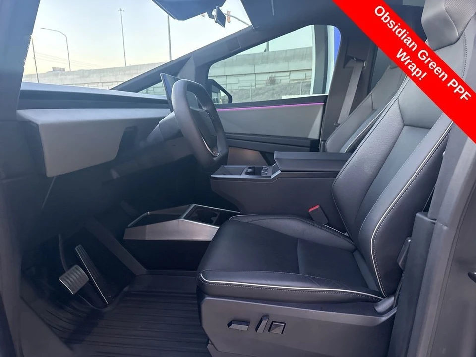 2025 Tesla Cybertruck - Image 13 of 21