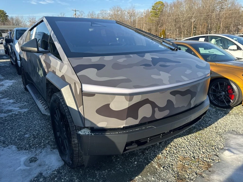 2025 Tesla Cybertruck - Image 2 of 6