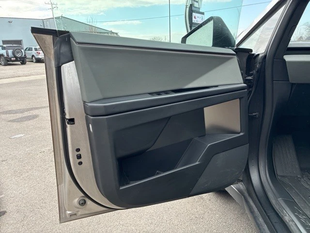 2025 Tesla Cybertruck - Image 13 of 21