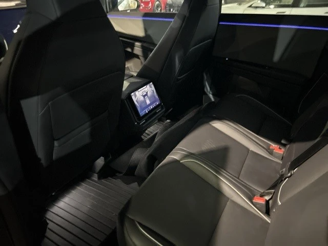 2025 Tesla Cybertruck - Image 7 of 10