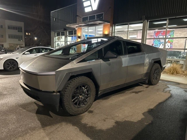 2025 Tesla Cybertruck - Image 3 of 10