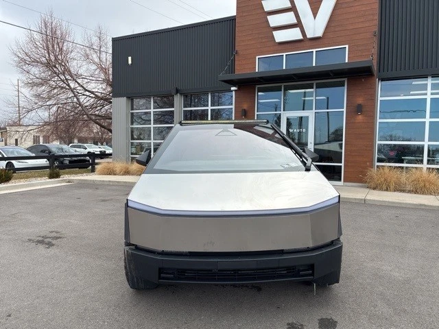 2025 Tesla Cybertruck - Image 2 of 21