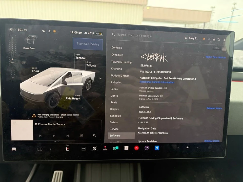 2025 Tesla Cybertruck - Image 4 of 4