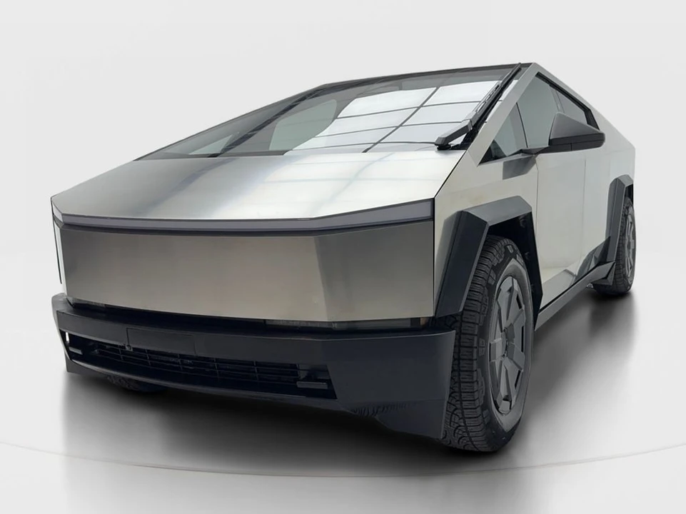2025 Tesla Cybertruck - Image 2 of 31